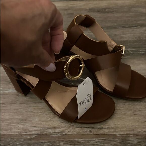 Time and Tru Brown Block Heel Sandals Sz 6 - Picture 7 of 7